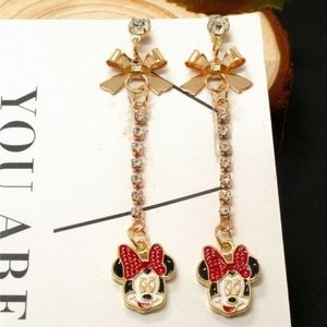 NWOT Minnie Mouse Earrings